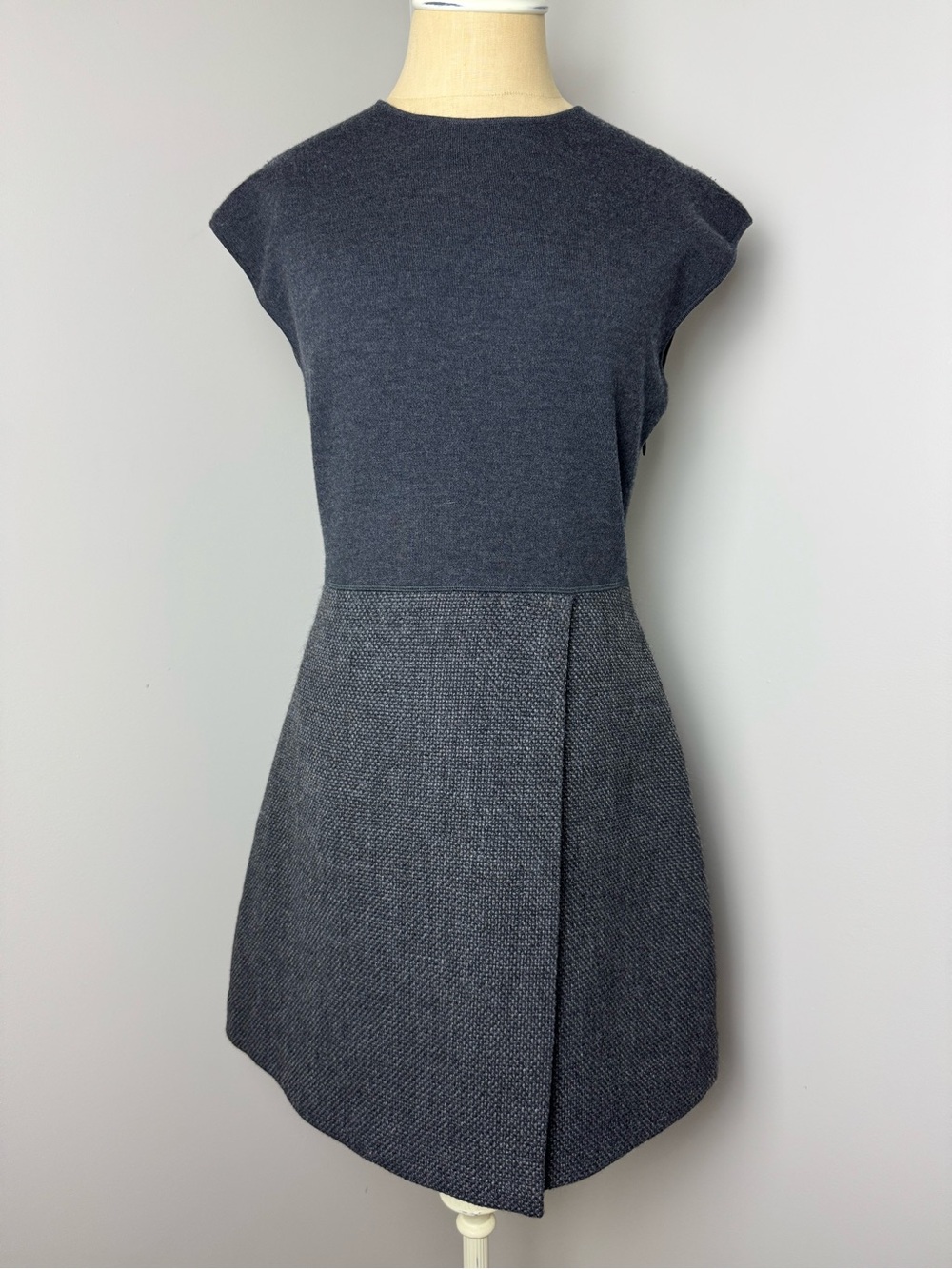 NWT Theory Charcoal Grey Cap-Sleeve Mini Dress